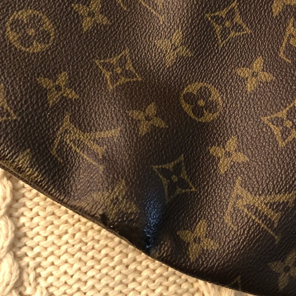 Louis Vuitton Pliante Clutch - Picture 7 of 8